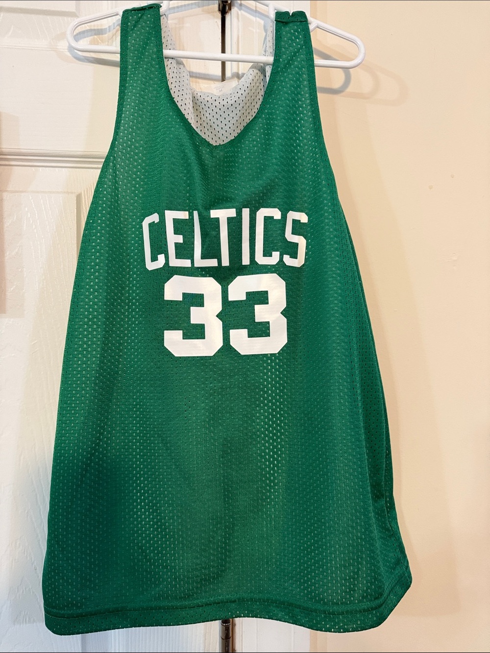 Boys medium Sport-Tek Green and White Celtics #33 Bird Basketball Jersey Tank
